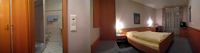 Zimmer 205 im Hotel Zum Hirsch in Crailsheim - Westgartshausen; Bild größerklickbar